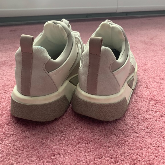 Dolce Sneakers - Picture 3 of 6